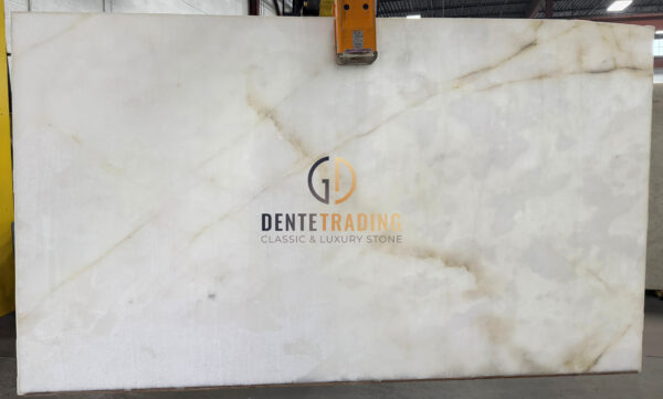 QUARZO BIANCO "WOW" #10858 3CM POLISHED 136"± X 78"±